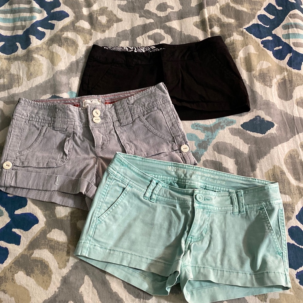 Size 0 shorts. Volcom, American Eagle and Mossimo.